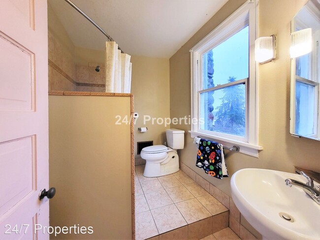 2 br, 2 bath House - 31787 S. Grays Hill Rd. - 4