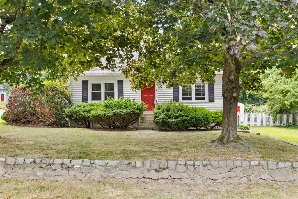Primary Photo - 41 Willow St