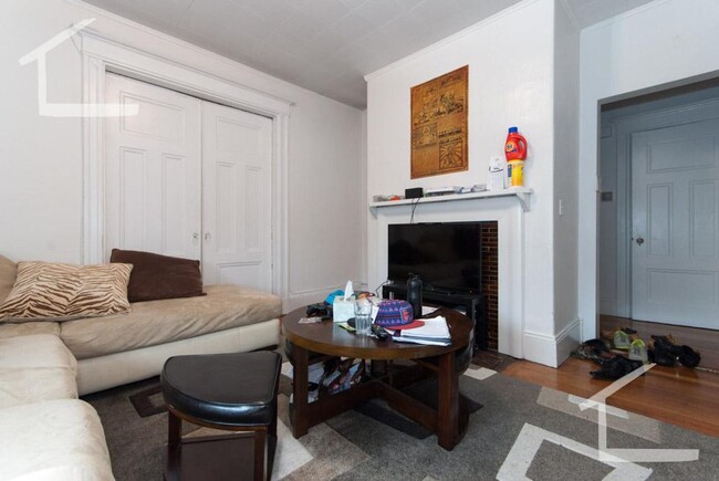 Building Photo - AWESOME ALLSTON 2 BED!!!