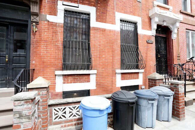 Building Photo - 233 Sackett St