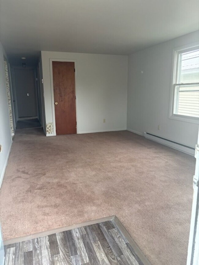 Building Photo - 1641 W 4th St