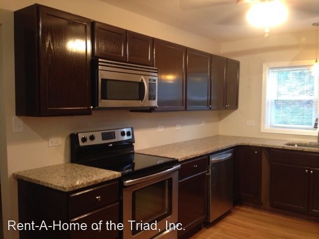 Building Photo - 3 br, 2 bath House - 319 Dogwood Circle