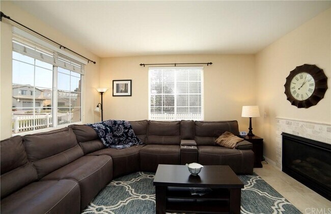 Foto del edificio - 2345 Nightshade Ln