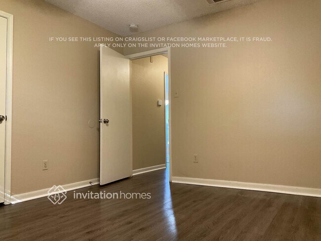 Foto del edificio - 525 E Jay Ct