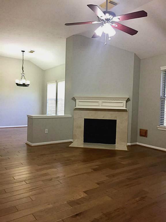 Foto del edificio - 4506 Springfield Lakes St