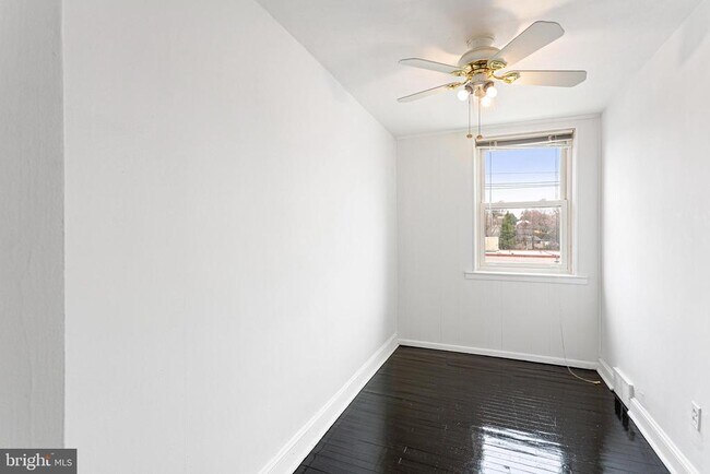 Foto del edificio - 7675 Overbrook Ave