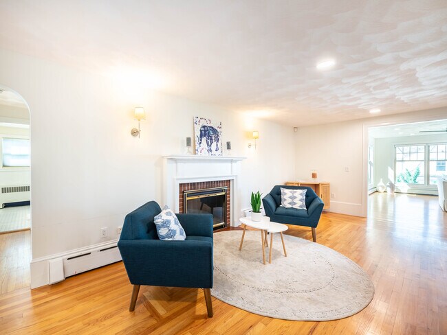 Foto del edificio - 573 Wolcott Ave