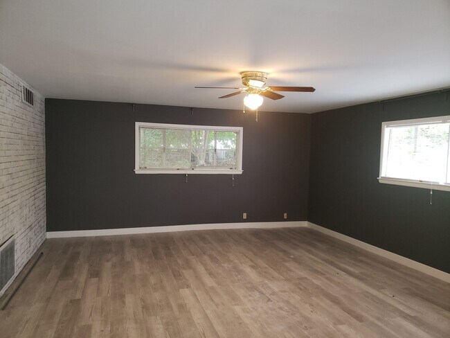 Foto del edificio - Nice 2 bedroom on Campus.