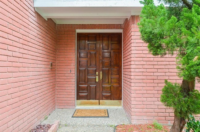 Building Photo - 1106 Brecon Hall Dr