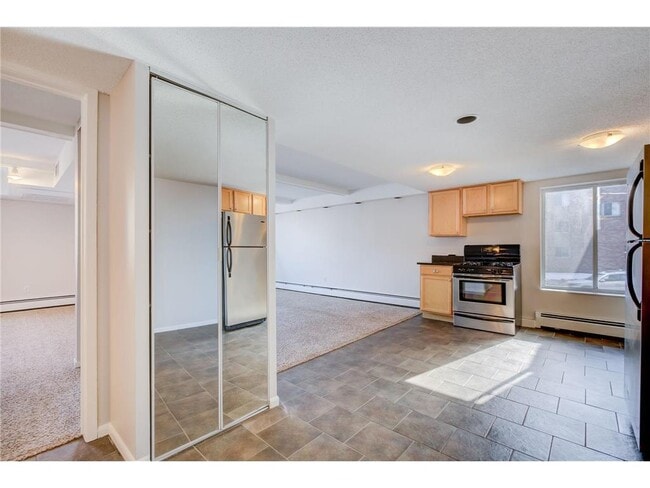 Building Photo - 2800 W 44th St