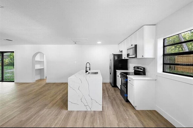 Foto del edificio - 2225 E Welch Rd