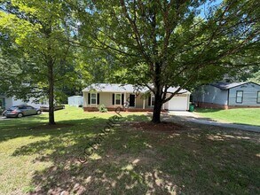 Building Photo - 6131 Dwightware Blvd