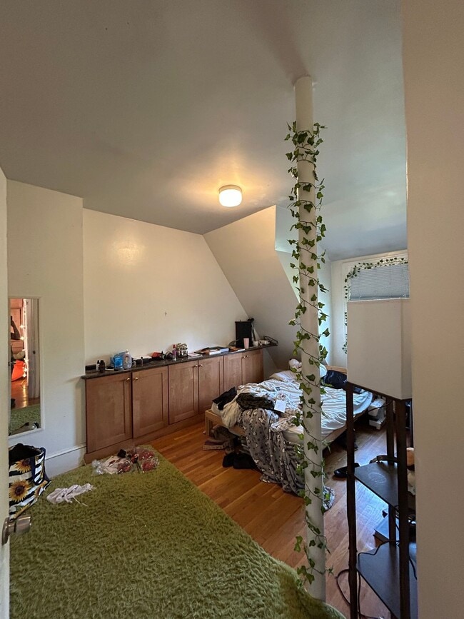 Building Photo - 52 Fenway