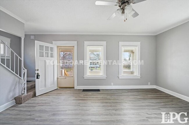 Foto del edificio - 630 Colima Dr