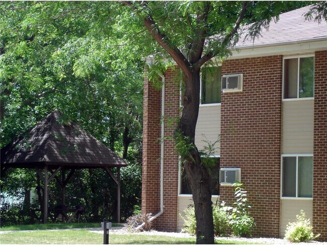 Building Photo - 1003 Pearl Ave