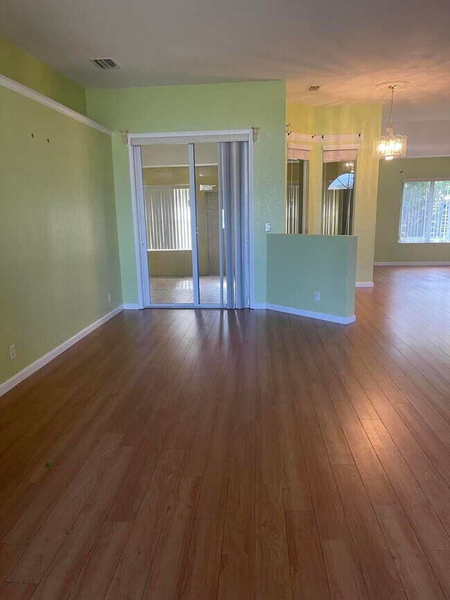 Foto del edificio - 1072 SW Castaneda Ln