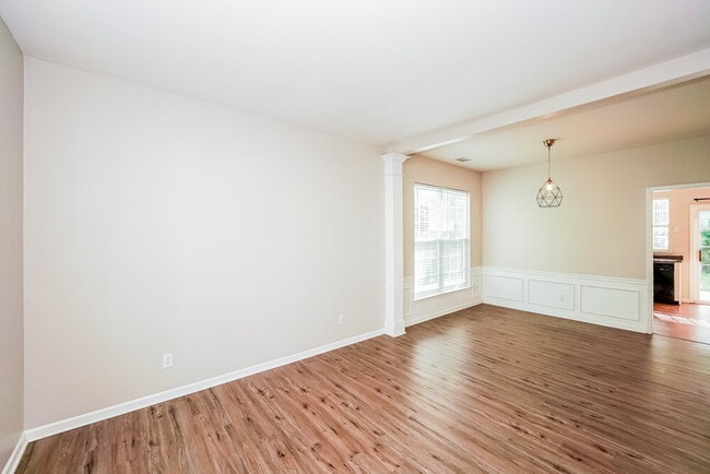 Building Photo - 8909 Lyleton Ln