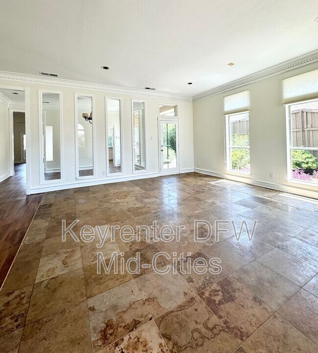 Building Photo - 600 Brushwood Dr