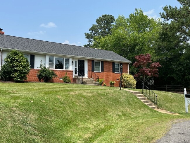 Building Photo - Warrenton