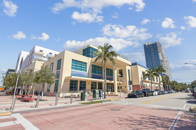 Building Photo - The Anamar at Collins Park