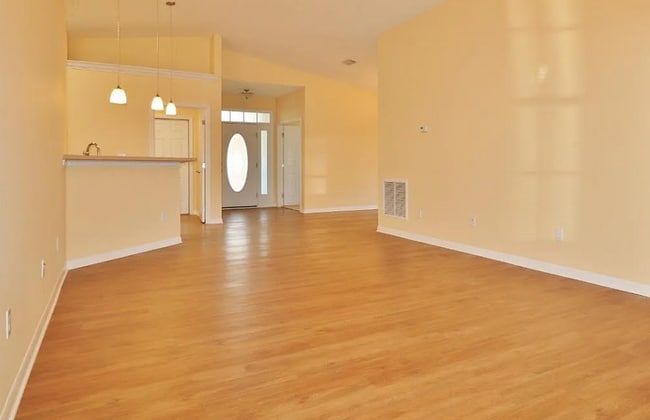 Building Photo - 6340 Ironside Dr S