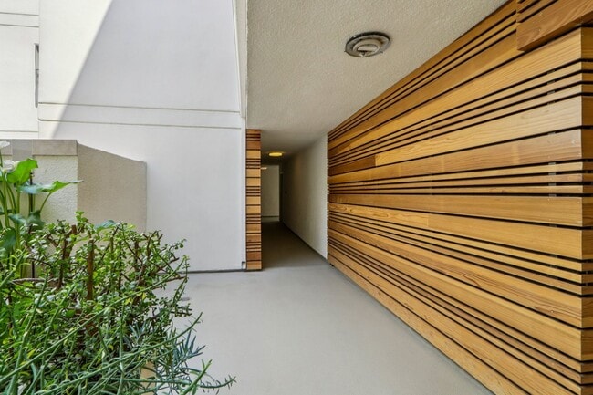 Interior Photo - Terraces at the Lake