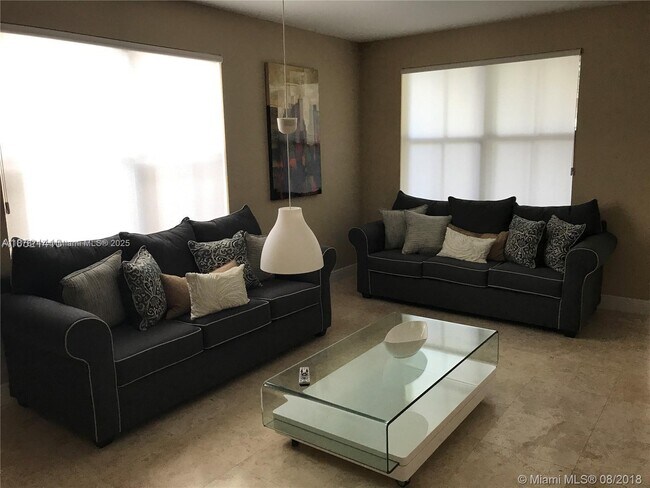 Foto del edificio - 9960 NW 10th St