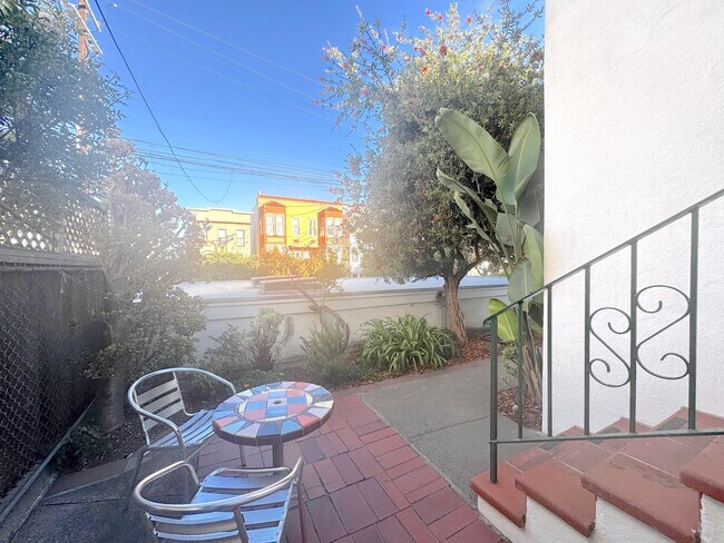 Building Photo - Mission District: Cottage-Like Apartment w...