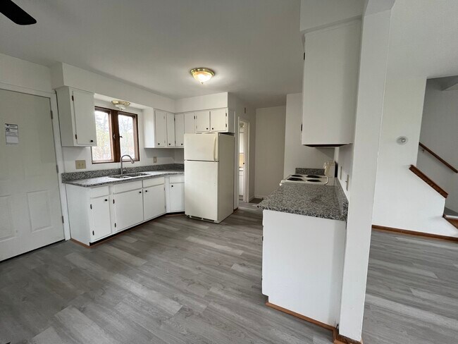 Foto del edificio - 430 Ironton St NE