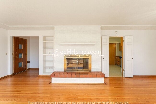 Foto del edificio - Spacious Mid-Century Three Bedroom Home In Woodstock!