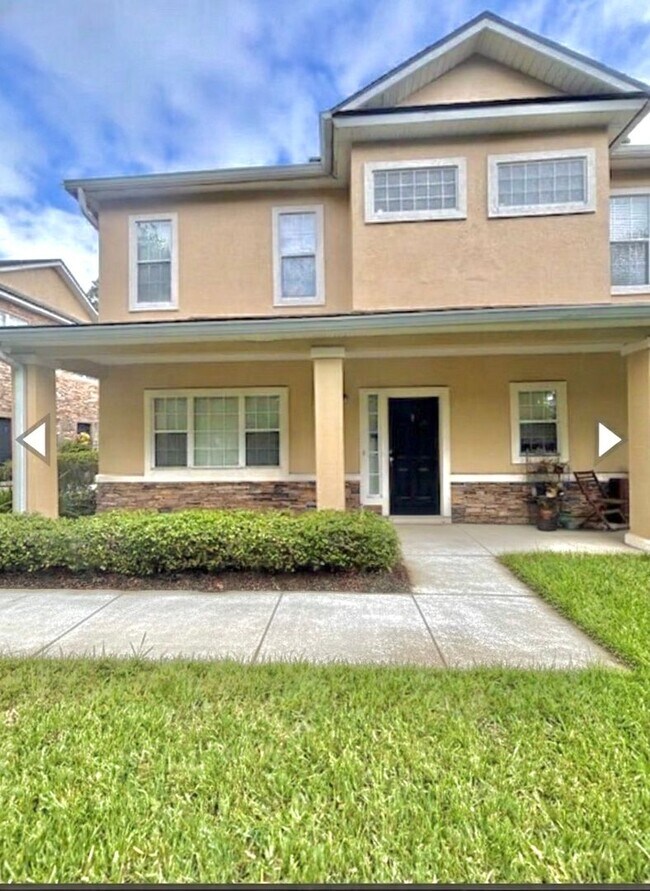 Foto del edificio - 3 Bed 2.5 Bath Pet Friendly End Unit Townhome in Gate Community with 2 Car Garage!