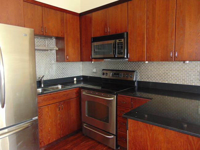 Foto del edificio - Lovely 2BR/2BA Townhome-Style Condo, Sand ...