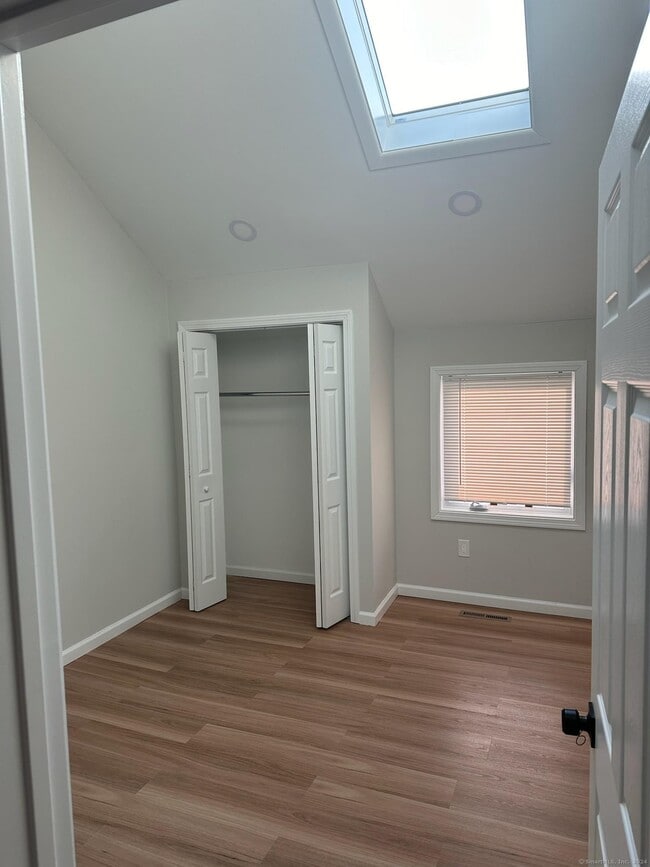 Building Photo - 585 Horton Hill Rd