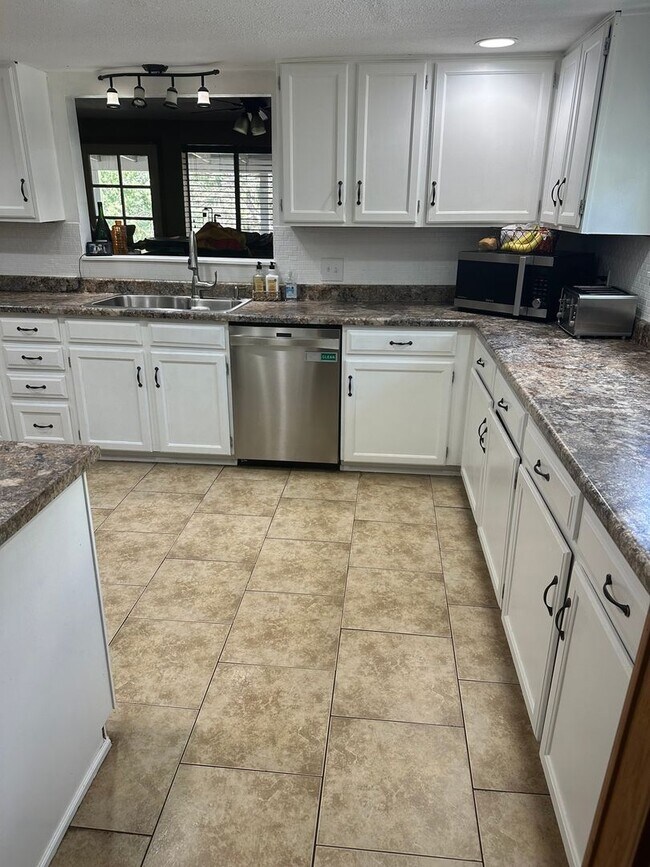 Foto del edificio - 5 Bedroom Single Family Home in Payson