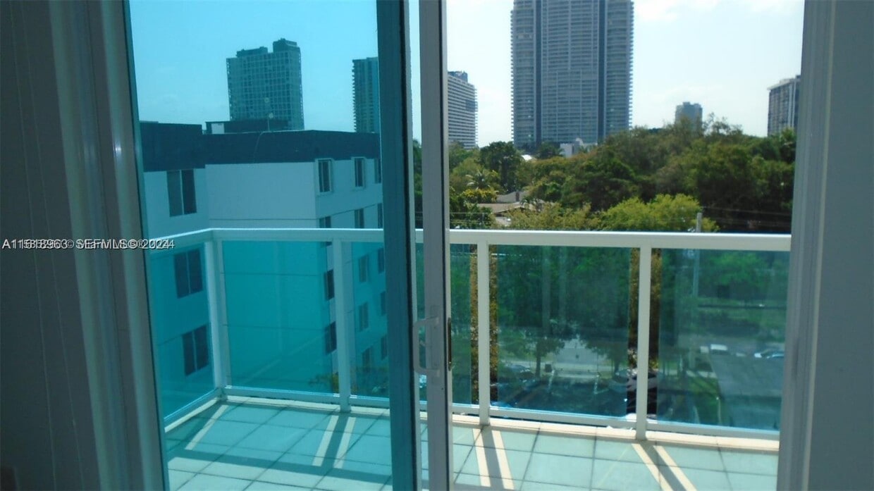 Foto del edificio - 1723 SW 2nd Ave