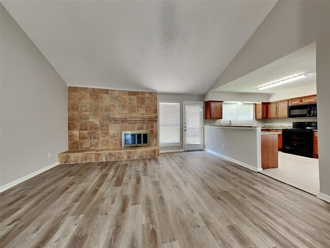 Foto del edificio - 7318 Foxway Ln