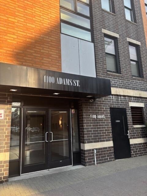Building Photo - 1100 Adams St