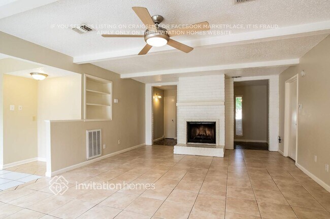 Foto del edificio - 7022 Fox Knoll Ln