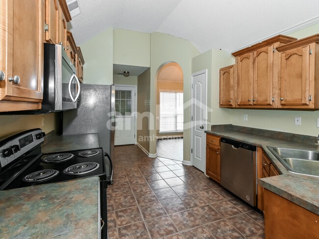 Building Photo - 6291 Ivy Trails Dr