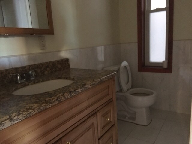 Foto del edificio - 458 W 28th Pl