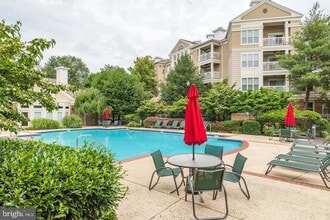 Building Photo - 2204 Westcourt Ln