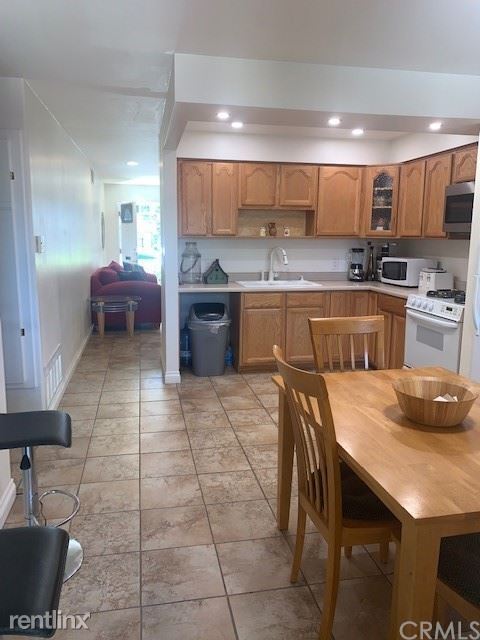 Building Photo - 2 br, 1 bath House - 1795 W Glenoaks Ave
