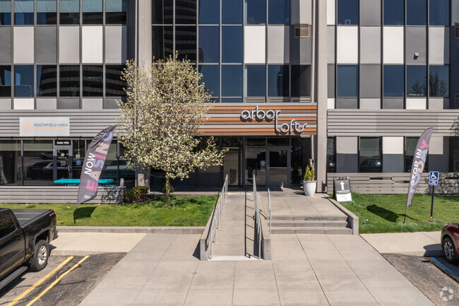 Foto del edificio - Arbor Lofts