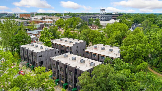 Foto del edificio - 319 NE B St