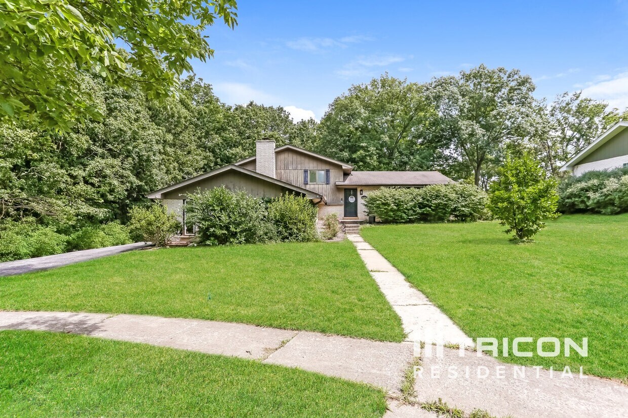 Primary Photo - 869 Oakwood Dr