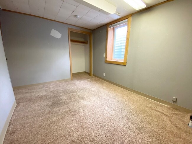 Building Photo - 5 Bedroom in North Fargo