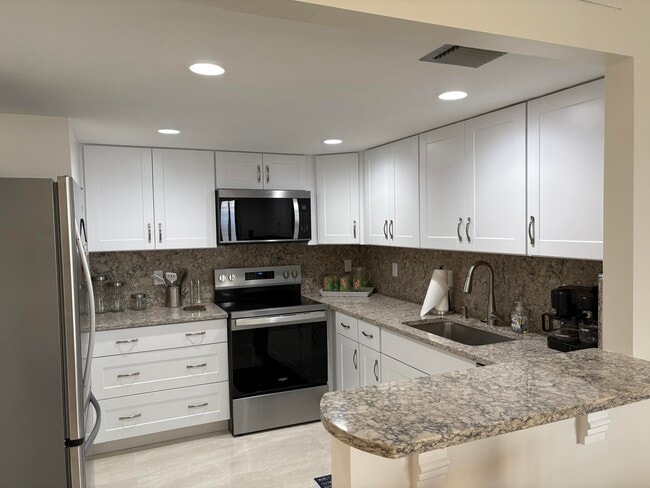 Foto del edificio - 2800 N Ocean Dr