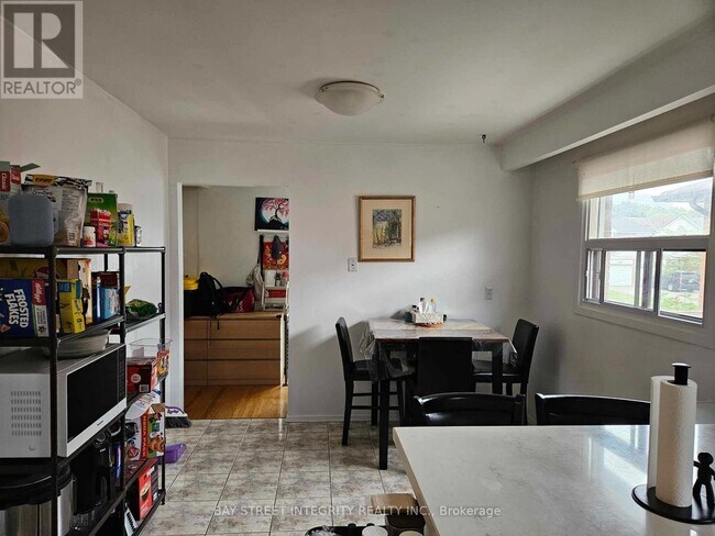 Photo du bâtiment - 4011 Bishopstoke Ln