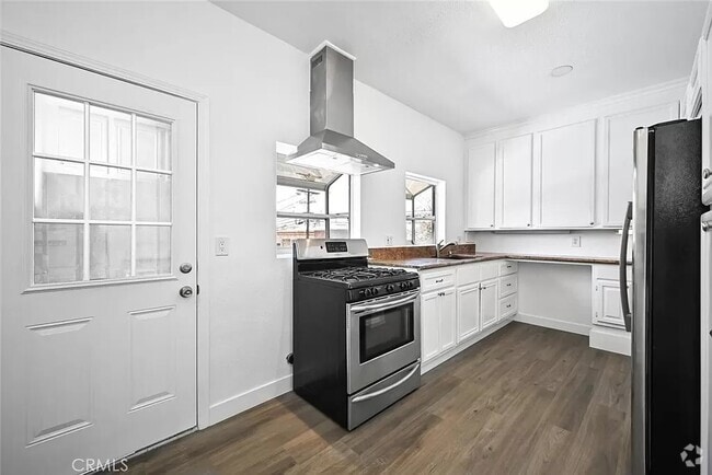 Building Photo - 1824 1/2 Arapahoe S