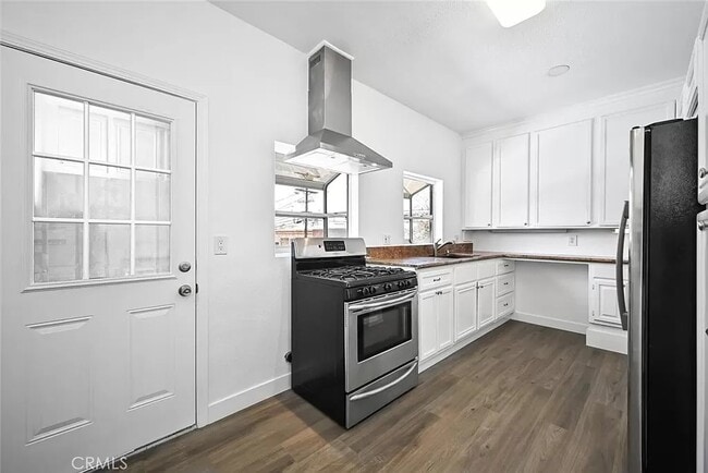 Building Photo - 1824 1/2 Arapahoe S